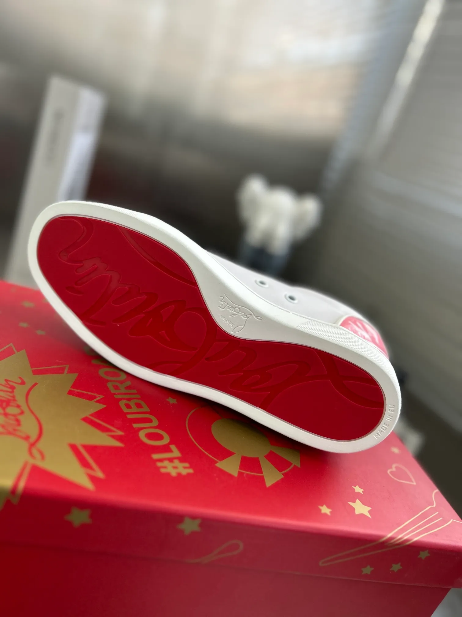 👟👟Ex-factory price 680👟👟 ╔Low-top back printed pink and white model╗ ·Top version customization·²⁰²²𝐬𝐬 𝑪𝒉𝒓𝒊𝒔𝒕𝒊𝒂𝒏 𝑳𝒐𝒖𝒃𝒐𝒖𝒕𝒊𝒏 ▪️No matter the last shape, fabric, diamonds, nails, lining, outsole, they are as close as possible to ZP... ▪️The original sole is specially provided by the original factory ▪️The lining is imported water-dyed cowhide ▪️Private customization time is about 3-7 days —————— Size: Women's 35M-41M Men's 38M-47M, half size can be customized